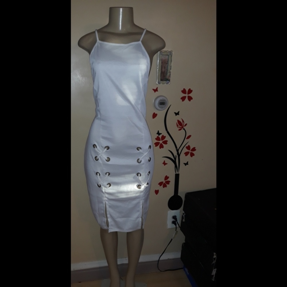 Dress - Picture 3 of 3